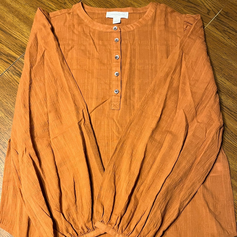 Treasure & Bond Top